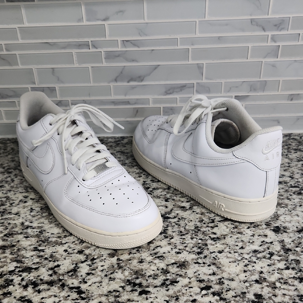 Triple White Nike Air Force 1 '07 Sneakers sz 11.5 solid casual shoes CW2288-111